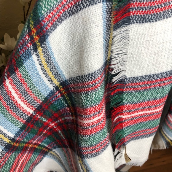Multi Plaid Flannel Blanket Scarf Red Green Blue 100% Acrylic - Picture 4 of 11
